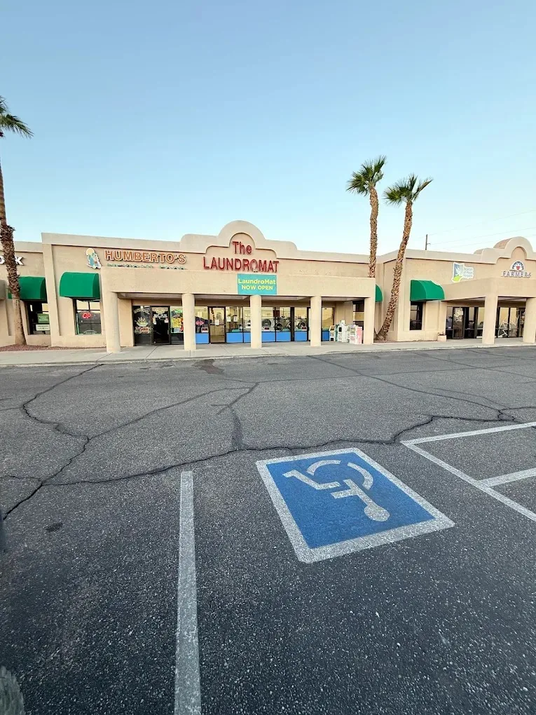 The Wash House storefront in Laughlin Town Center